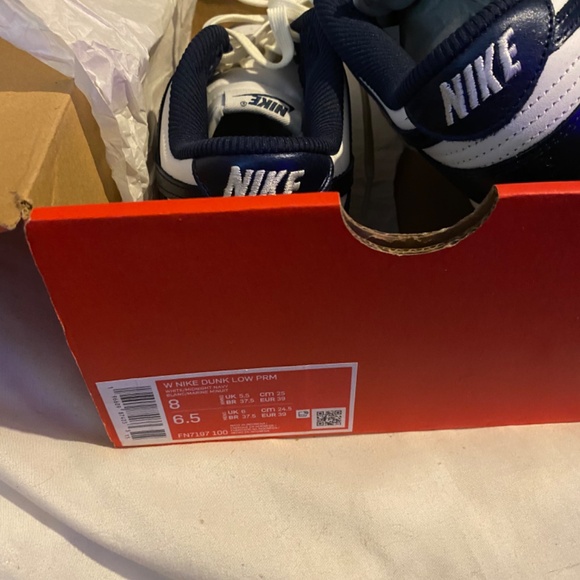 Women Nike Dunk Low Premium 'Vintage Navy' - Picture 8 of 8